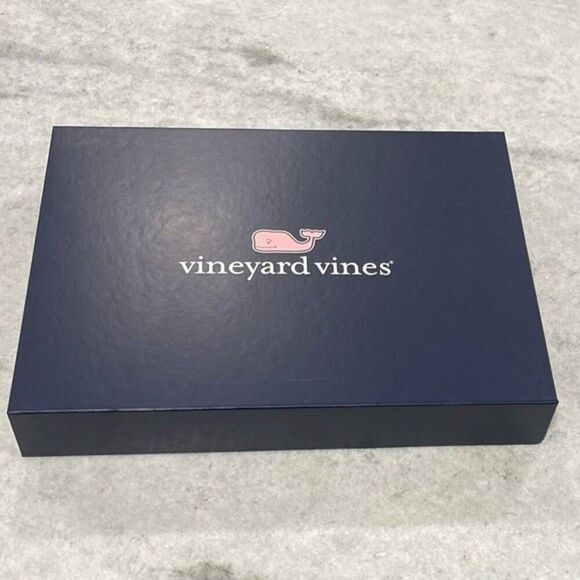 Vineyard Vines Gift Box 11.5x7.5x3.5 - Picture 1 of 5